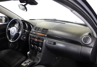 Подержанный автомобиль Mazda 3 Sedan 2008 года (7 фото)