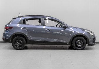 Подержанный автомобиль Kia Rio Hatchback 2021 года (4 фото)