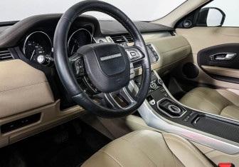 Подержанный автомобиль Land Rover Range Rover Evoque 2015 года (13 фото)