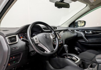 Подержанный автомобиль Nissan Qashqai 2018 года (16 фото)