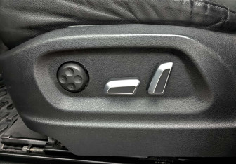 Подержанный автомобиль Audi Q5 2015 года (28 фото)