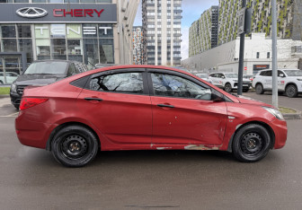 Подержанный автомобиль Hyundai Solaris Sedan 2011 года (4 фото)