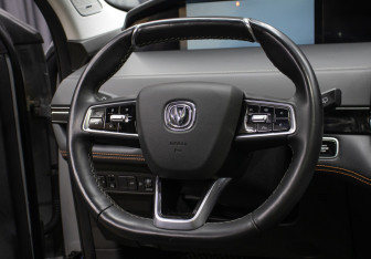 Подержанный автомобиль Changan UNI-K 2023 года (16 фото)