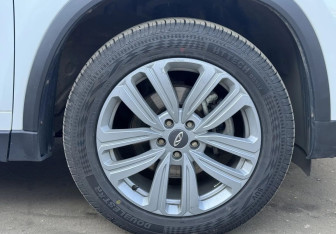 Подержанный автомобиль Chery Tiggo 8 2022 года (15 фото)