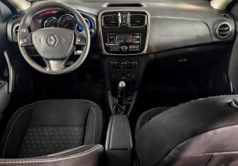 Подержанный автомобиль Renault Logan Sedan 2014 года (11 фото)