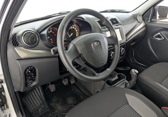 Подержанный автомобиль LADA (ВАЗ) Granta Liftback 2025 года (17 фото)