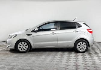Подержанный автомобиль Kia Rio Hatchback 2015 года (8 фото)
