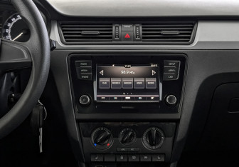 Подержанный автомобиль Skoda Rapid Liftback 2019 года (17 фото)