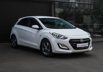 Подержанный автомобиль Hyundai i30 Hatchback 2016 года (3 фото)