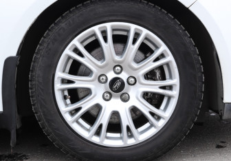 Подержанный автомобиль Ford Focus Hatchback 2011 года (18 фото)