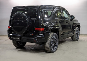 Новый Tank 700 2025 (2 фото)