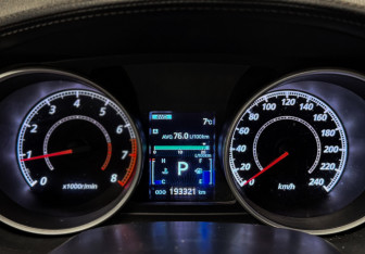 Подержанный автомобиль Mitsubishi Outlander 2010 года (9 фото)