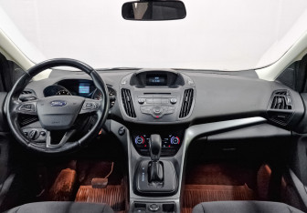Подержанный автомобиль Ford Kuga 2017 года (14 фото)