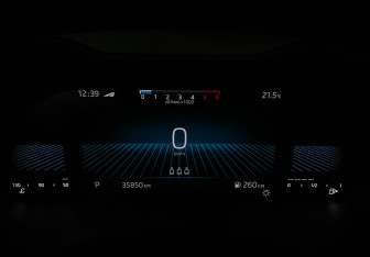 Подержанный автомобиль Skoda Karoq 2023 года (11 фото)