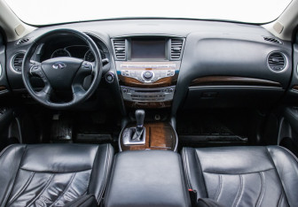 Подержанный автомобиль Infiniti JX 2013 года (14 фото)