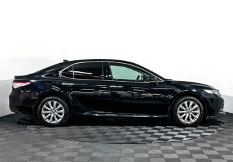 Подержанный автомобиль Toyota Camry Sedan 2018 года (4 фото)