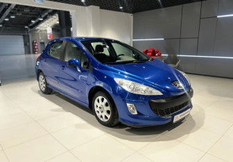 Подержанный автомобиль Peugeot 308 Hatchback 2009 года (3 фото)