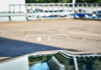 Подержанный автомобиль BMW X7 2022 года (97 фото)