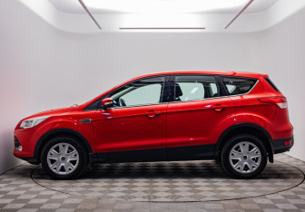 Подержанный автомобиль Ford Kuga 2015 года (2 фото)