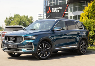 Подержанный автомобиль Geely Monjaro 2023 года (25 фото)