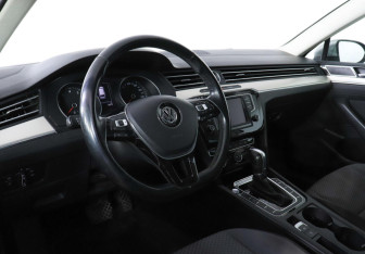 Подержанный автомобиль Volkswagen Passat Wagon 2017 года (8 фото)
