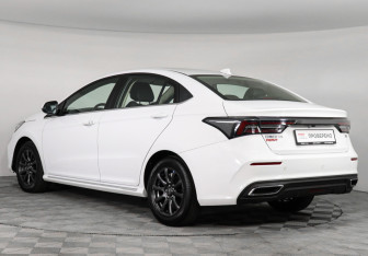 Подержанный автомобиль Omoda S5 2024 года (7 фото)