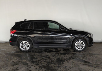 Подержанный автомобиль BMW X1 2015 года (4 фото)