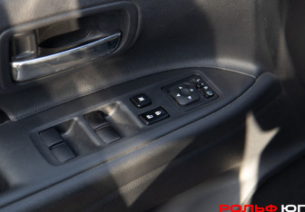 Подержанный автомобиль Mitsubishi Outlander 2013 года (15 фото)