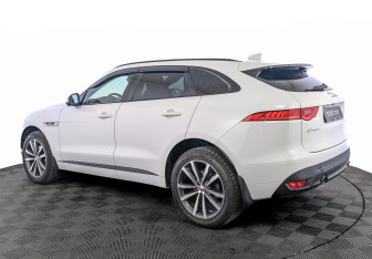 Подержанный автомобиль Jaguar F-Pace 2017 года (7 фото)