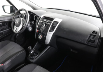 Подержанный автомобиль Kia Venga 2013 года (6 фото)