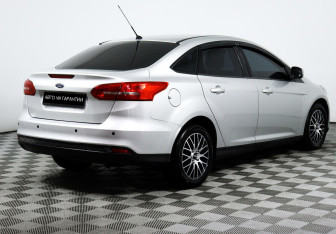 Подержанный автомобиль Ford Focus Sedan 2016 года (5 фото)