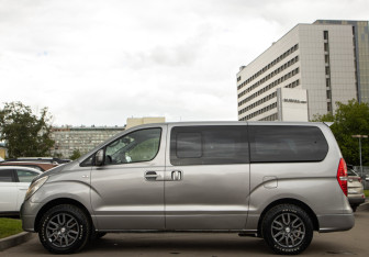 Подержанный автомобиль Hyundai Grand Starex 2014 года (6 фото)