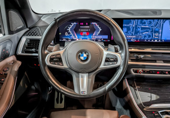 Подержанный автомобиль BMW X5 2023 года (22 фото)