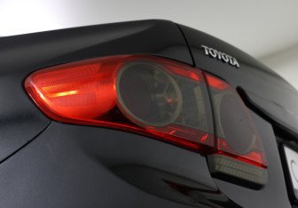 Подержанный автомобиль Toyota Corolla Sedan 2012 года (23 фото)