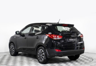 Подержанный автомобиль Hyundai ix35 2013 года (7 фото)