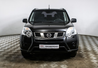 Подержанный автомобиль Nissan X-Trail 2013 года (2 фото)