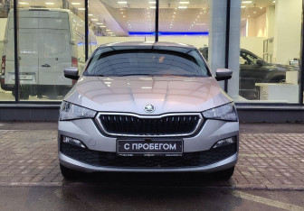 Подержанный автомобиль Skoda Rapid Liftback 2021 года (2 фото)