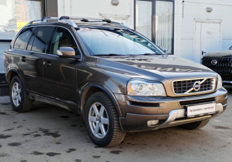 Подержанный автомобиль Volvo XC90 2014 года (3 фото)