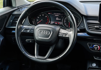 Подержанный автомобиль Audi Q5 2019 года (14 фото)