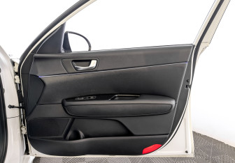 Подержанный автомобиль Kia Optima Sedan 2020 года (24 фото)