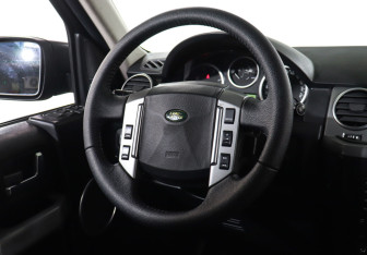 Подержанный автомобиль Land Rover Discovery 2007 года (15 фото)