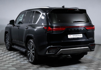 Подержанный автомобиль Lexus LX 2023 года (7 фото)