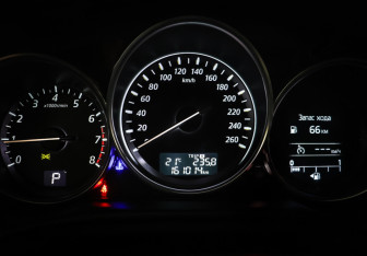 Подержанный автомобиль Mazda CX-5 2013 года (16 фото)