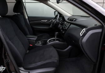 Подержанный автомобиль Nissan X-Trail 2016 года (10 фото)