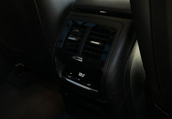 Подержанный автомобиль BMW X4 2019 года (28 фото)
