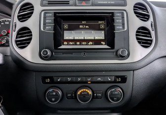 Подержанный автомобиль Volkswagen Tiguan 2015 года (15 фото)