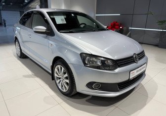 Подержанный автомобиль Volkswagen Polo Sedan 2011 года (2 фото)