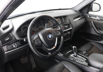 Подержанный автомобиль BMW X3 2017 года (12 фото)