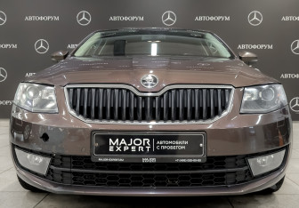 Подержанный автомобиль Skoda Octavia Liftback 2015 года (2 фото)