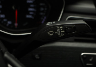 Подержанный автомобиль Audi A4 Sedan 2016 года (11 фото)